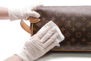 come pulire cotoneborse louis vuitton|Louis Vuitton bag cleaning.